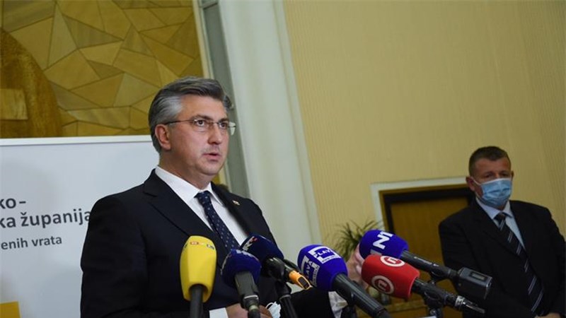 Struka dosad nije sugerirala pauziranje cijepljenja bilo kojim odobrenim cjepivom